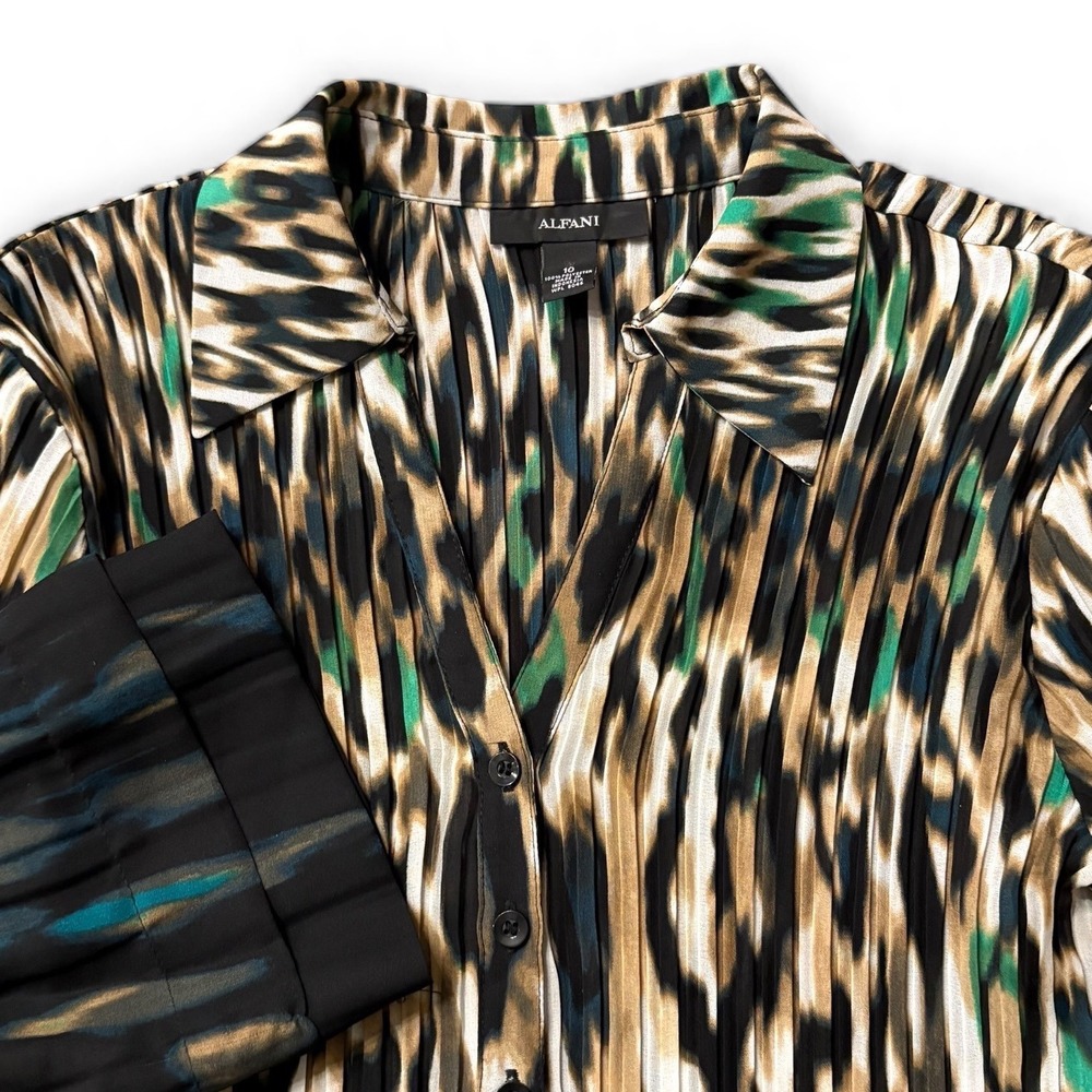 Alfani‎ Women's 10 Pleated Button Down Blouse Abstract Animal Print Green Brown
